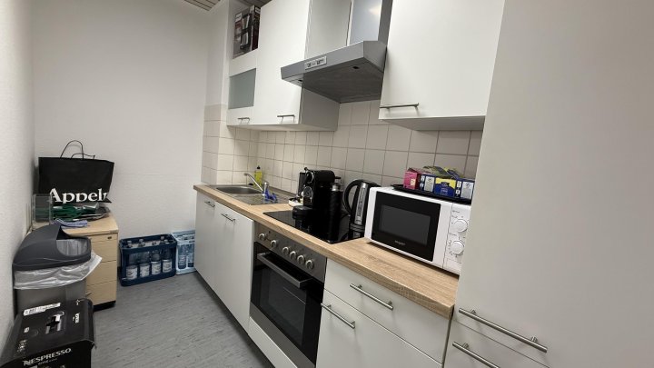 Büro mit guter Ausstattung in Köln-Ossendorf! Kurzfristig verfügbar!