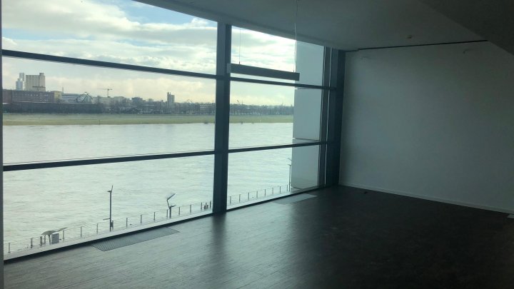 PRESTIGE Büro im Kranhaus 1