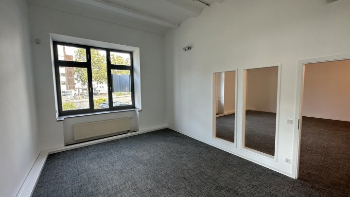 Frisch saniertes Büroloft am Barbarossaplatz