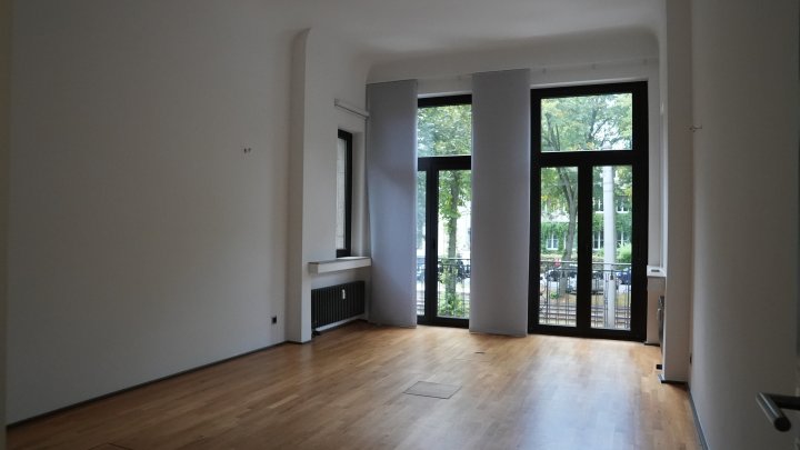 Repräsentative Bürovilla am Stadtwaldgürtel