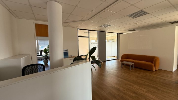 Neuer Mieter gesucht! Büro Nahe der Bastei mit kleiner Terrasse!