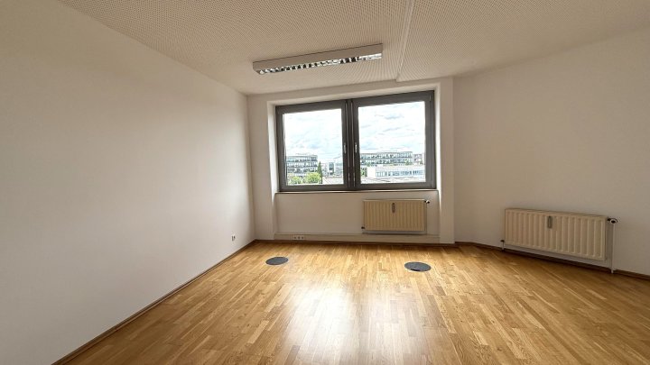 Modernes Bürogebäude am Butzweiler Hof