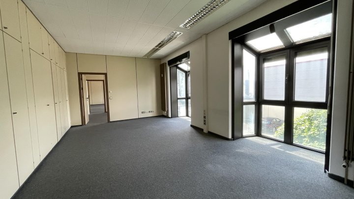 Modernisiertes Bürogebäude in Köln-Merheim
