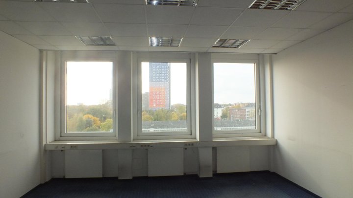 Raumhohe Fenster & Perfekte Anbindung am Kölner Gleisdreieck