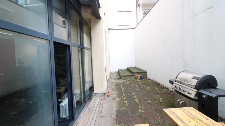 Schickes Großraumbüro mit Terrasse direkt am Rhein