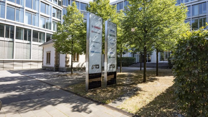 Moderne Büros auf historischem Grund im 
