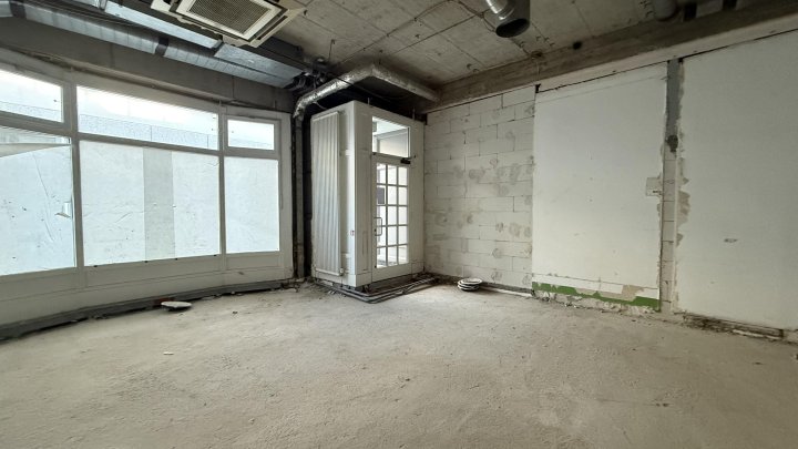 Repräsentative Ladenfläche hinter Denkmalgeschützter Fassade in schicker Galerie!