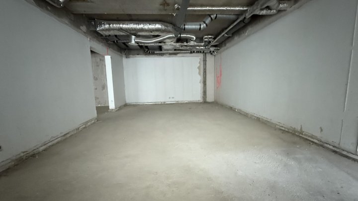 Repräsentative Ladenfläche hinter Denkmalgeschützter Fassade in schicker Galerie!