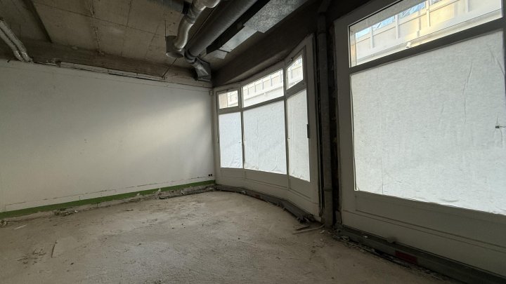 Repräsentative Ladenfläche hinter Denkmalgeschützter Fassade in schicker Galerie!