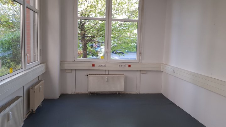 Funktionale Lagerflächen mit angeschlossenen Büros