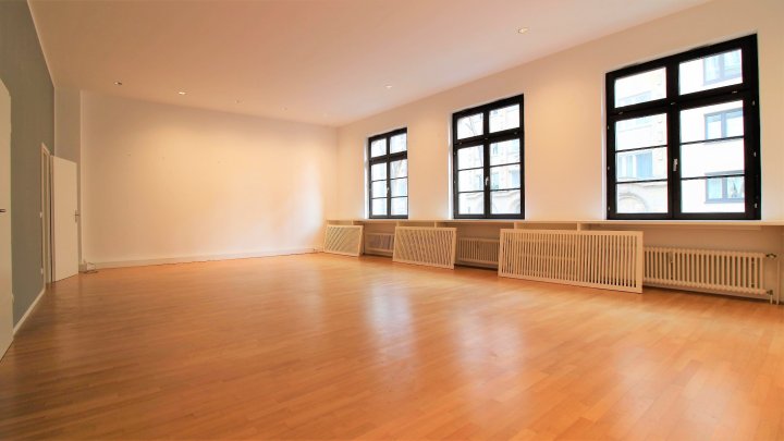 Repräsentatives Büro hinter Denkmalgeschützter Fassade in direkter Innenstadt