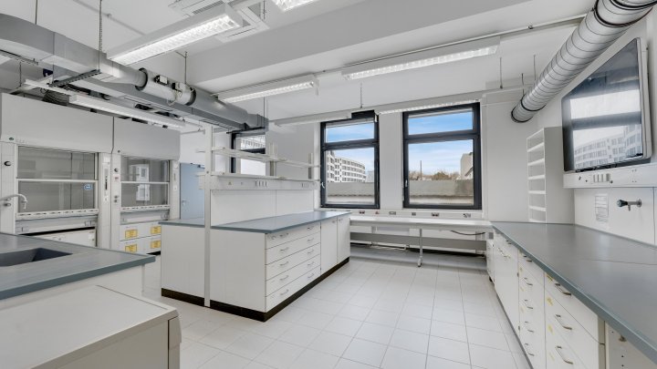 Modernisierte Büro- und Laborflächen in Denkmalimmobilie zu vermieten