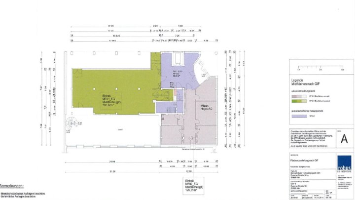 Büroflächen hinter attraktiver Spiegelfassade