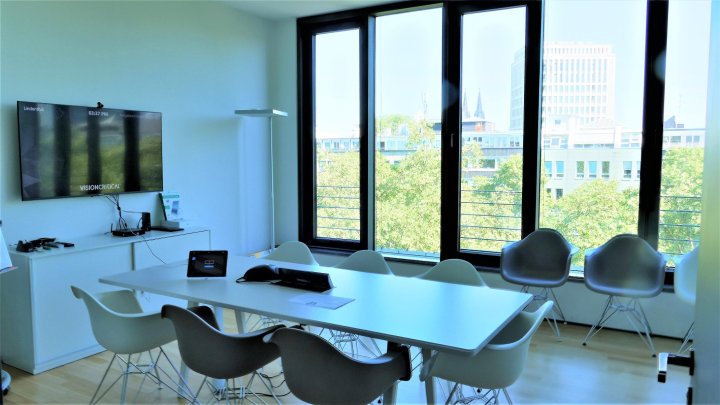 Hohe Decken, Neuwertig & Einzigartig.. EXKLUSIVITÄT wird hier großgeschrieben