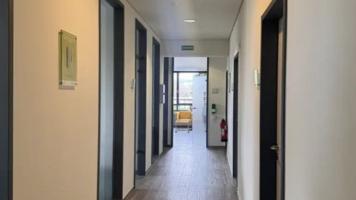 Moderne Büroimmobilie mit flexiblen Flächen und Dachterrasse in Köln-Porz