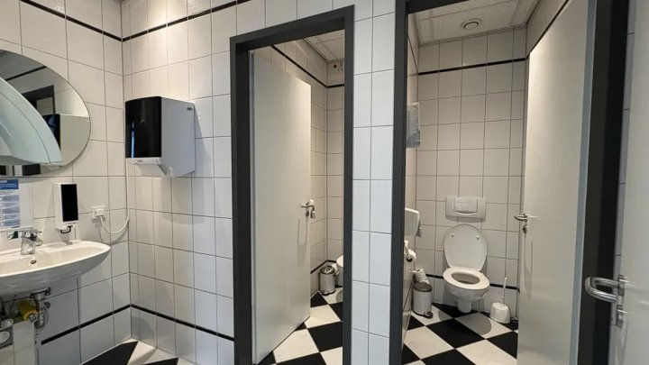 Moderne Büroimmobilie mit flexiblen Flächen und Dachterrasse in Köln-Porz