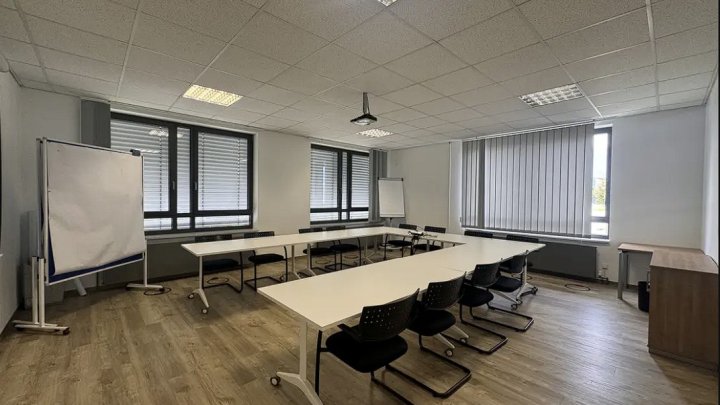 Moderne Büroimmobilie mit flexiblen Flächen und Dachterrasse in Köln-Porz