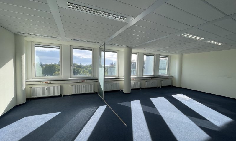 Effiziente Büroflächen mit Domblick im 