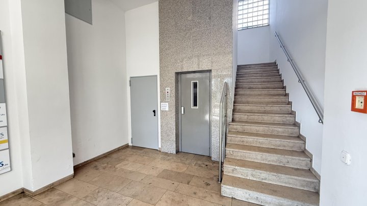 Kostengünstige und funktionale Büroflächen am Verkehrsknotenpunkt Barbarossaplatz