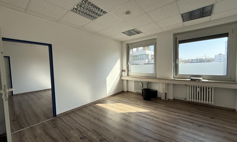 Kostengünstige und funktionale Büroflächen am Verkehrsknotenpunkt Barbarossaplatz