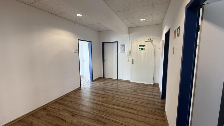 Kostengünstige und funktionale Büroflächen am Verkehrsknotenpunkt Barbarossaplatz