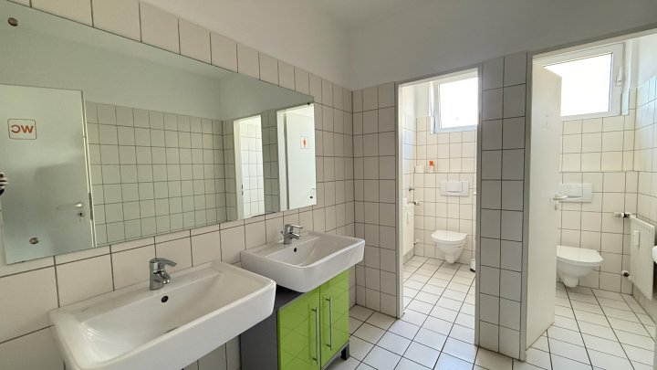 Kostengünstige und funktionale Büroflächen am Verkehrsknotenpunkt Barbarossaplatz