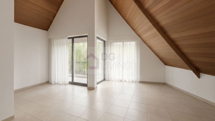 Dachgeschosswohnung mit Galeriegeschoss und großem Balkon in Müngersdorf