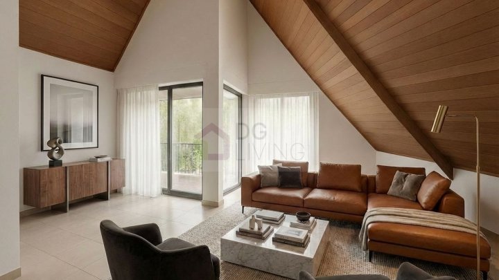 Dachgeschosswohnung mit Galeriegeschoss und großem Balkon in Müngersdorf