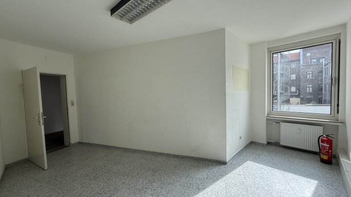 werbewirksame Mietfläche im Geschäfts- und Ärztehaus am Ebertplatz