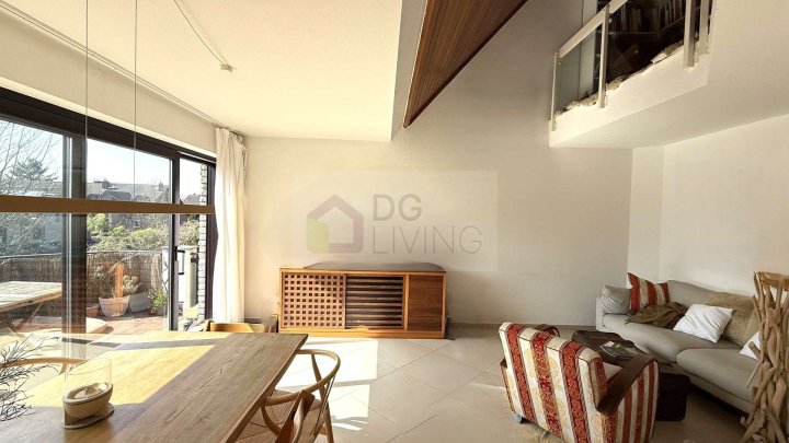 Maisonettewohnung mit Galeriegeschoss und großem Balkon in Müngersdorf