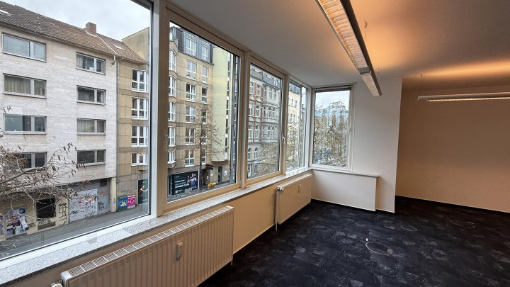 Büro mitten im Belgischen Viertel!!!