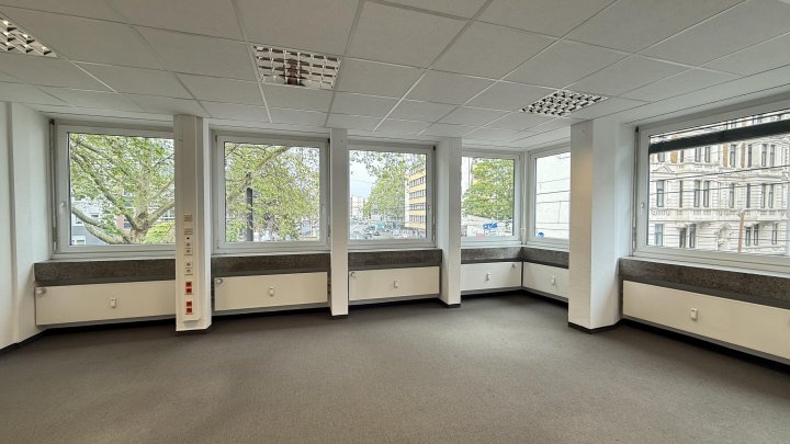 Bürofläche mit vielseitigen Nutzungsmöglichkeiten am Barbarossaplatz