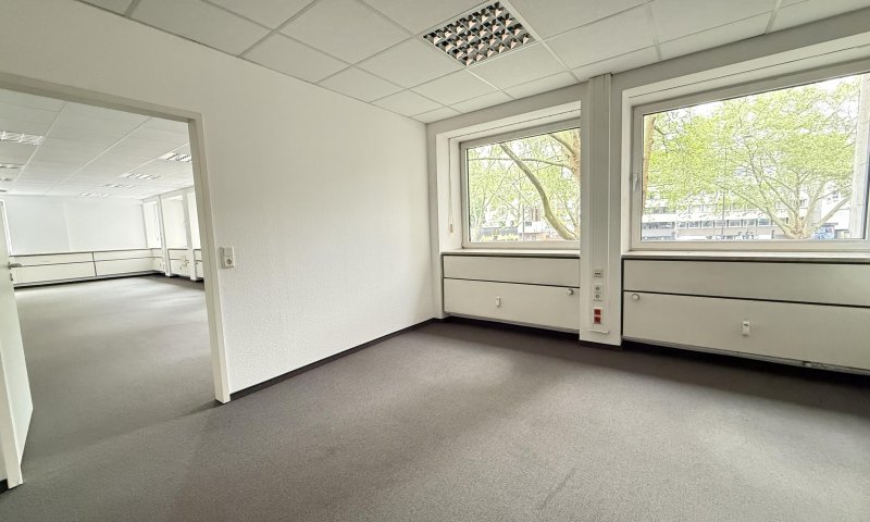 Bürofläche mit vielseitigen Nutzungsmöglichkeiten am Barbarossaplatz