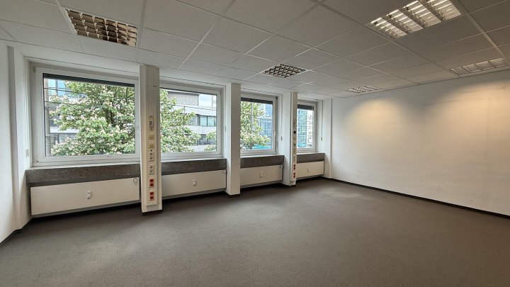 Bürofläche mit vielseitigen Nutzungsmöglichkeiten am Barbarossaplatz