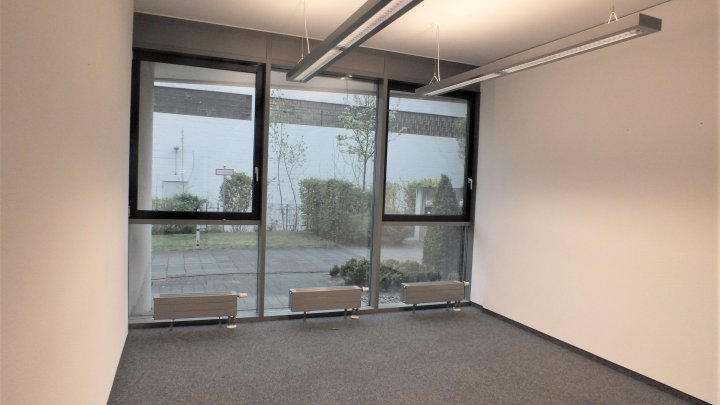 Büro am Rhein in repräsentativer Lage