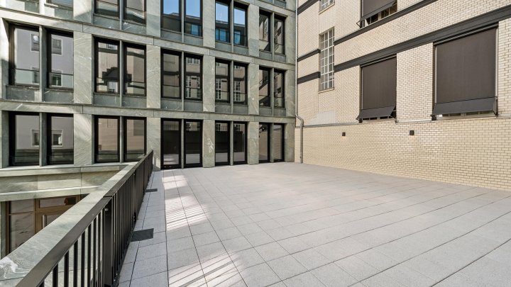 Smaragd – Moderne Architektur und exklusive Arbeitswelten im Kölner Bankenviertel