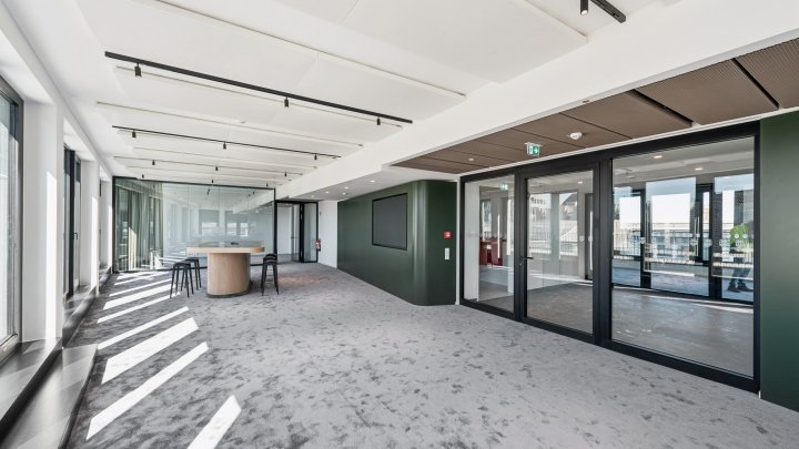Smaragd – Moderne Architektur und exklusive Arbeitswelten im Kölner Bankenviertel