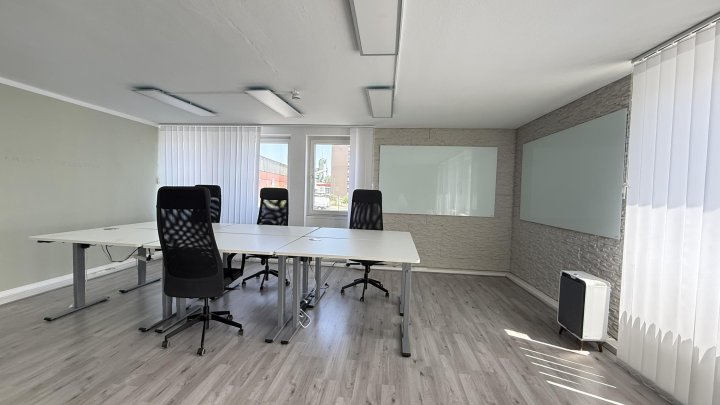 Voll ausgestattetes und möbliertes Büro in Köln-Ehrenfeld!