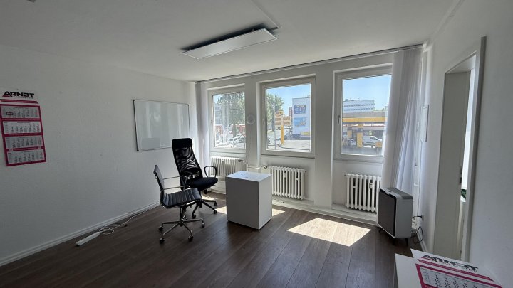 Voll ausgestattetes und möbliertes Büro in Köln-Ehrenfeld!
