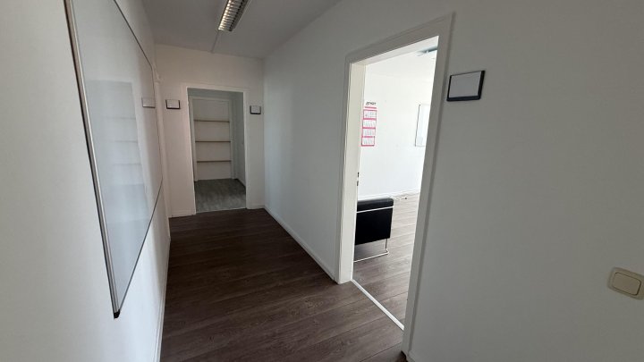 Voll ausgestattetes und möbliertes Büro in Köln-Ehrenfeld!