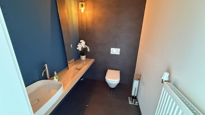 Voll ausgestattetes und möbliertes Büro in Köln-Ehrenfeld!