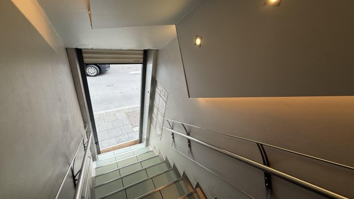 Arbeiten über dem Café de Paris – Designerloft zu mieten