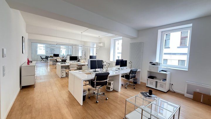 Arbeiten über dem Café de Paris – Designerloft zu mieten
